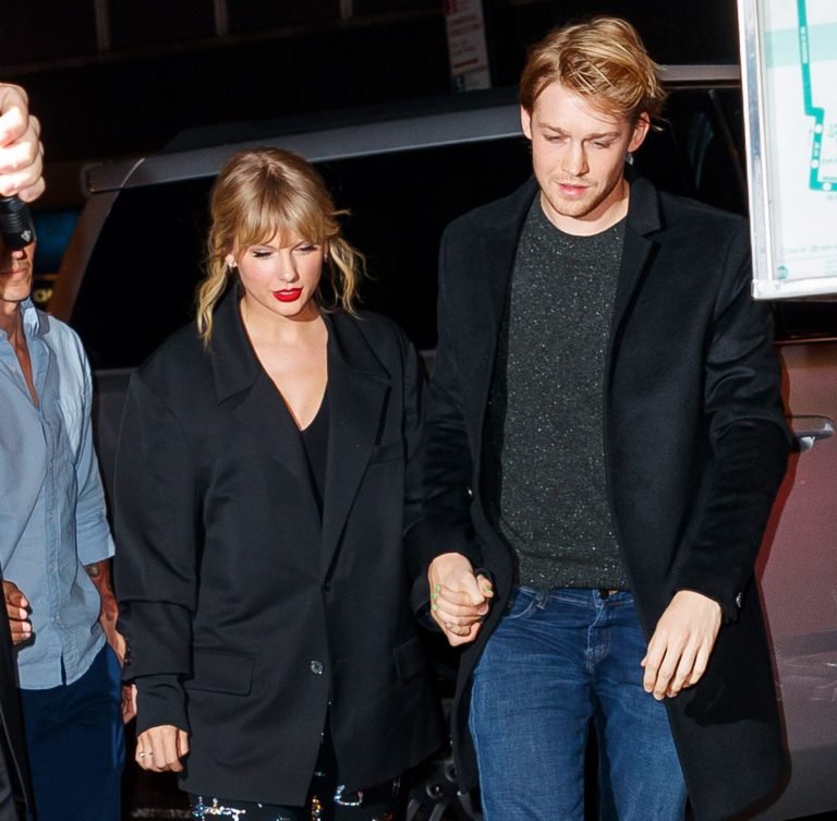 taylor-swift-joe-alwyn-compromiso-1656681704-768x753