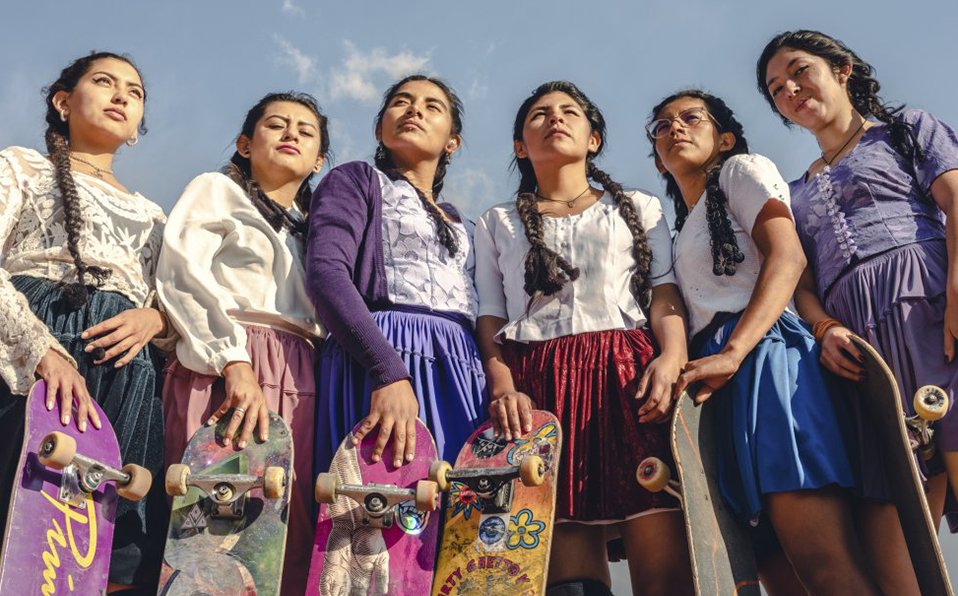 Imilla Skate, las bolivianas que reivindican sus orígenes sobre la patineta
