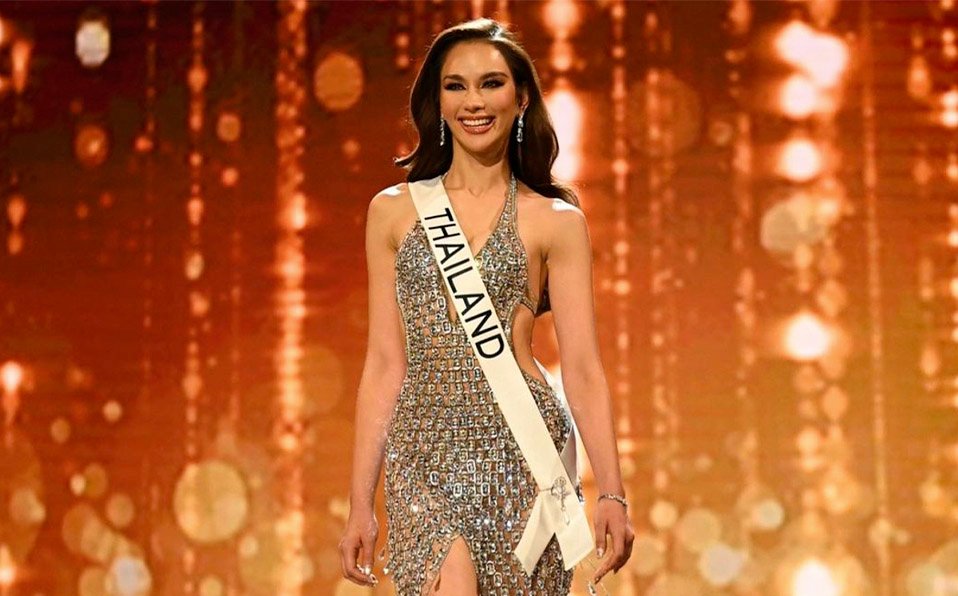 Miss Tailandia y el hermoso mensaje que transmite con su vestido de anillos de latas